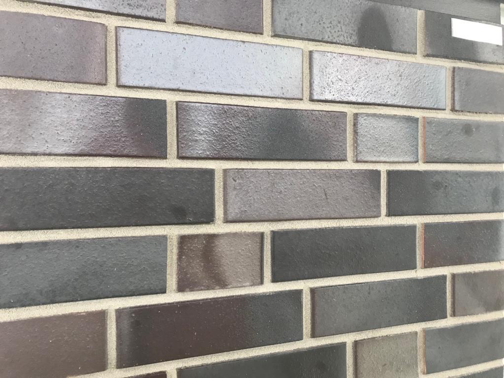 Клинкерный кирпич Feldhaus Klinker 398 cerasi nero, фактура