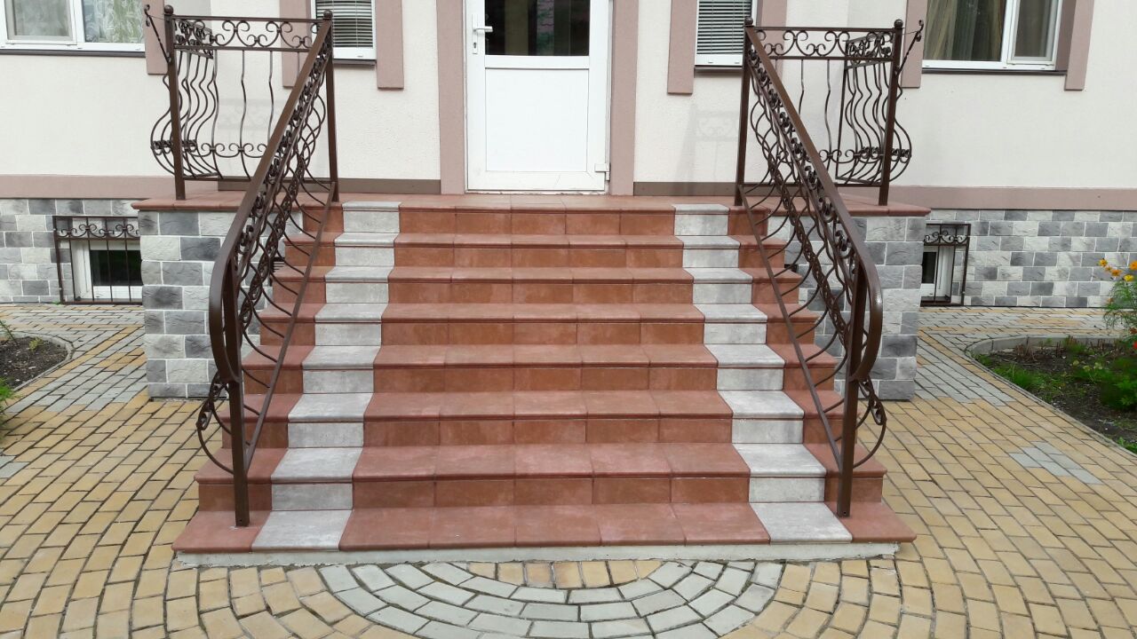 Фото Клинкерная ступень-флорентинер Westerwaelder Klinker ATRIUM Mittelgrau, 310*320*9,5 мм