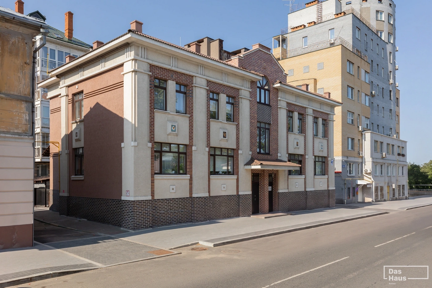 Административное здание на Малой Покровской улице