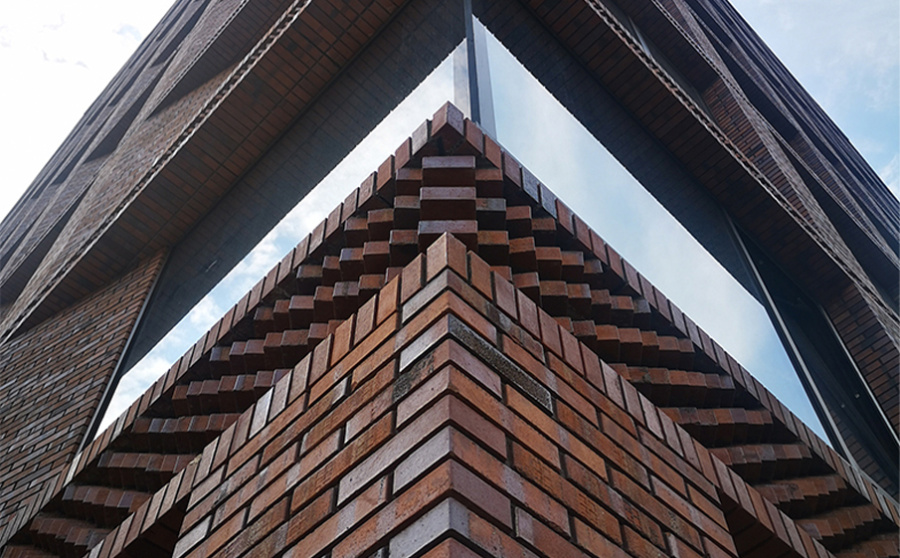 Фото Клинкерная плитка под кирпич Westerwaelder Klinker KLINKER BRICK WK84KS Rotbraun-bunt Kohle Spezial, 240*71*15 мм