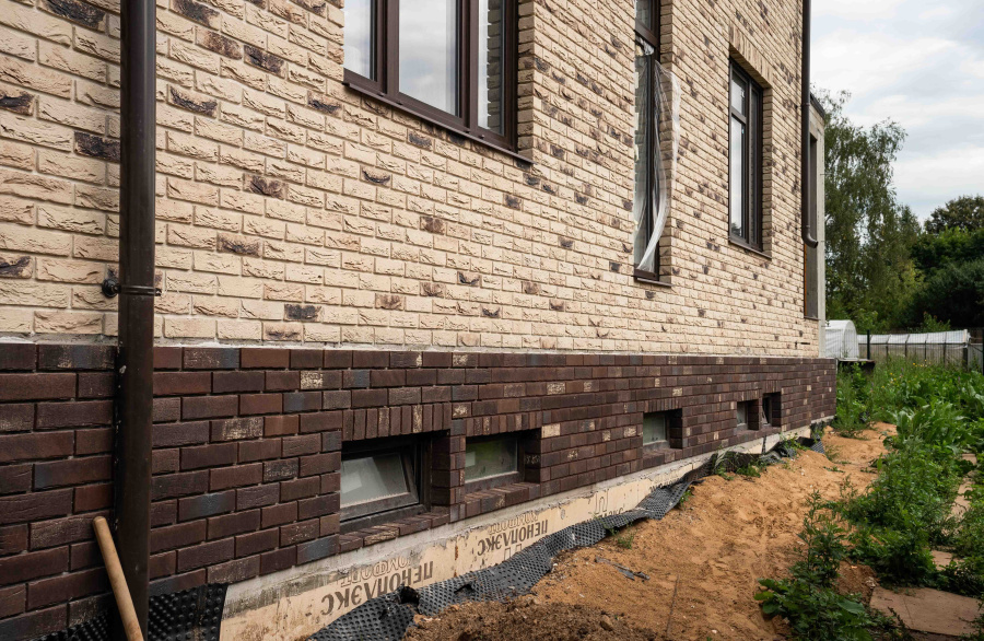 Фото Клинкерная плитка под кирпич Stroeher Steinlinge 377 platinbraun рельефная NF14, 240*71*14 мм