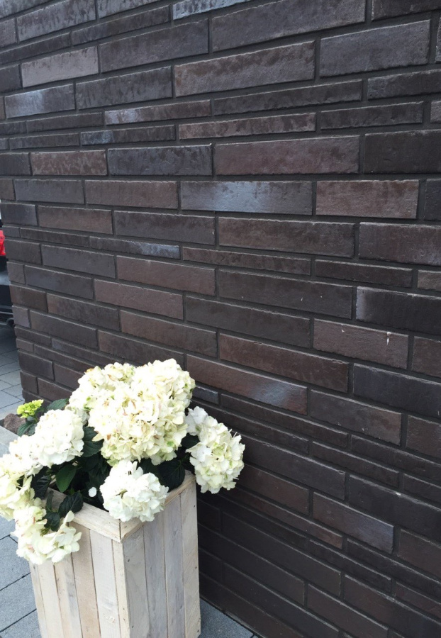 Фото Клинкерная плитка под кирпич Stroeher Zeitlos, 359 kohleglanz, 400*35*14 мм