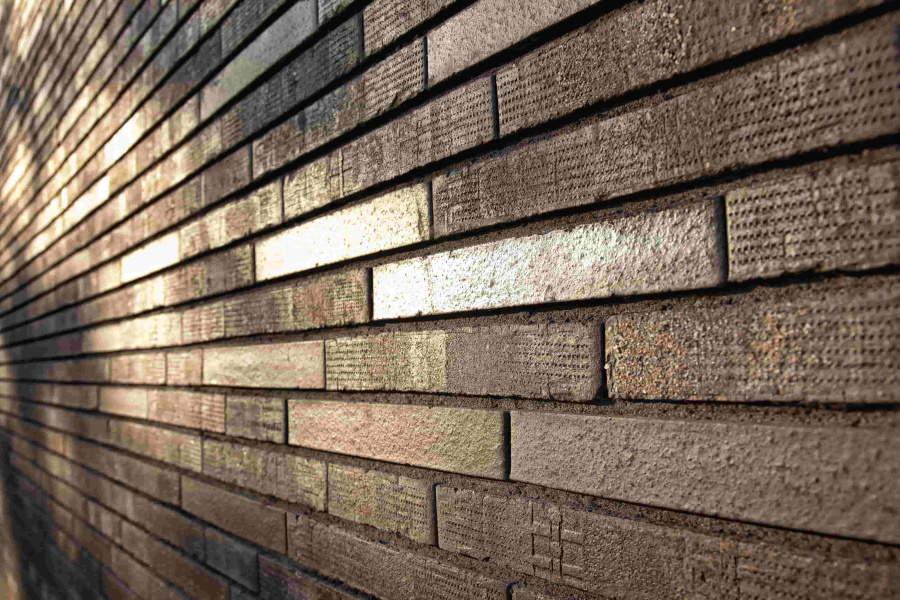 Фото Кирпич клинкерный Muhr 15 Schwarz-bunt Edelglanz гладкий, 240*115*71 мм